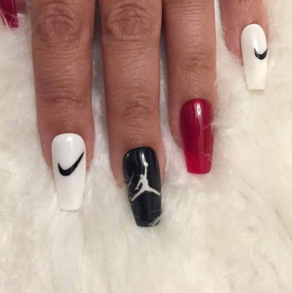 Red black and white luxury press on nails come in any shape and length - Picture 3 of 3